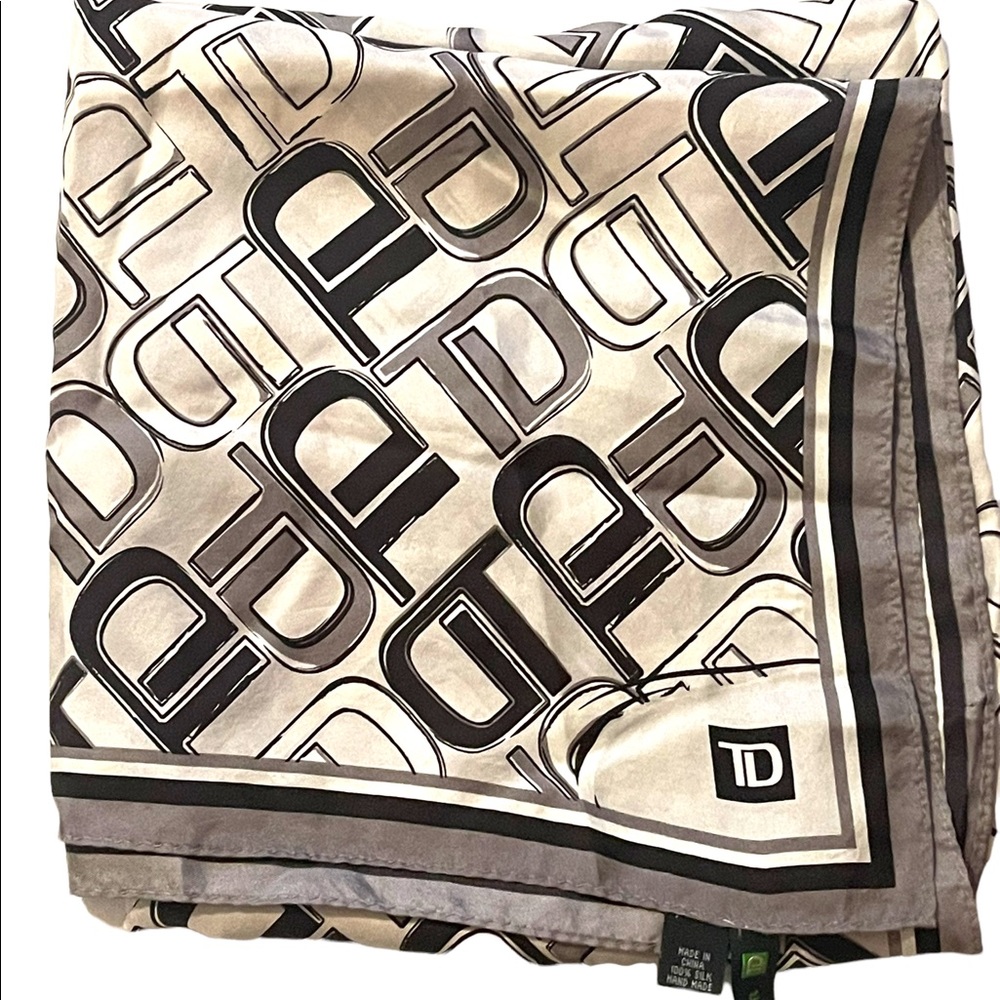TD Bank RARE FIND Licensed Large Silk silver black Scarf wrap Limited Ed